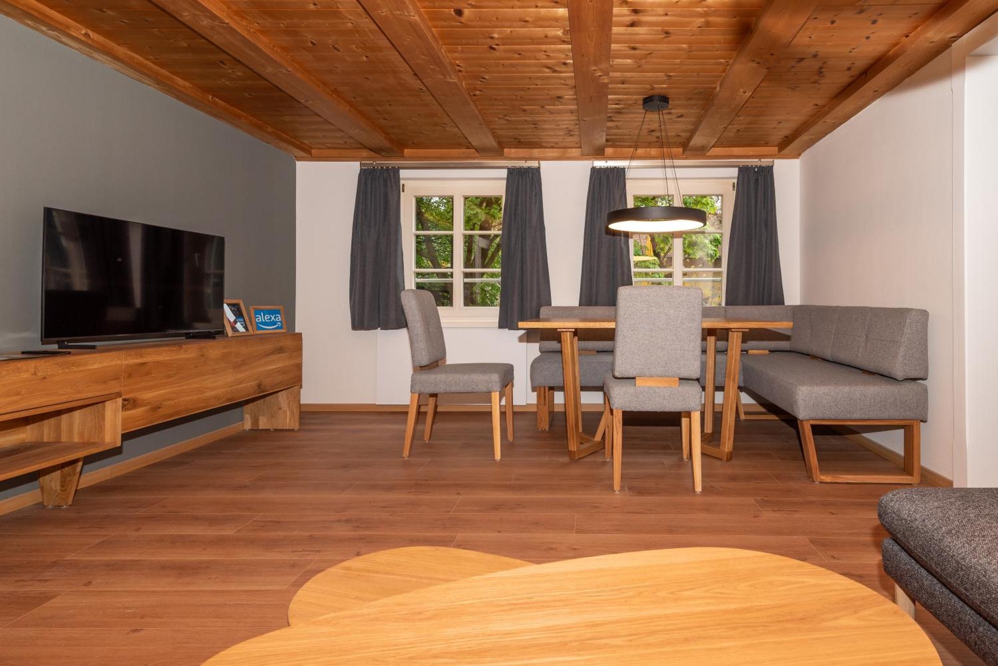 Crimson Cottage Apartments Dornbirn Exterior photo